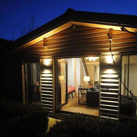 The Cabin Cheltenham Extérieur photo
