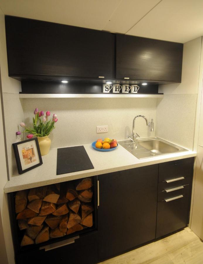 The Cabin Cheltenham Extérieur photo