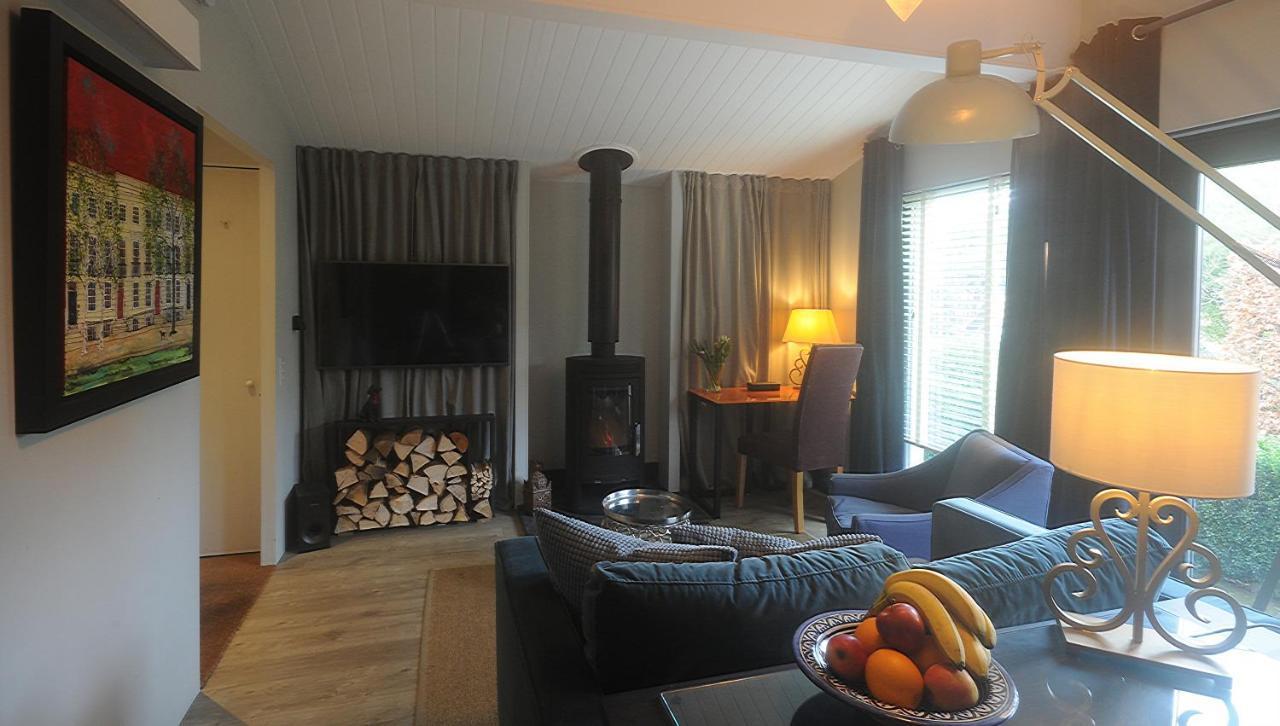 The Cabin Cheltenham Extérieur photo