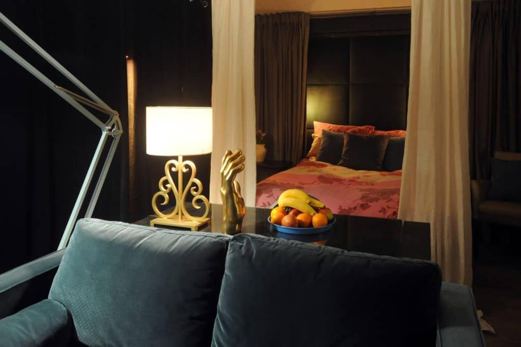 The Cabin Cheltenham Extérieur photo